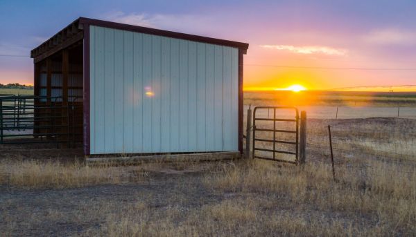 Pole Building Siding Service in Baytown